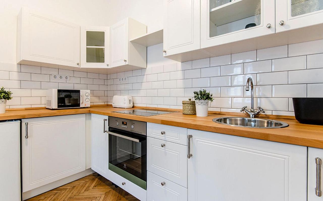 Cozy 2 Bedroom Apartment In Terez Boulevard. Budapešť Exteriér fotografie