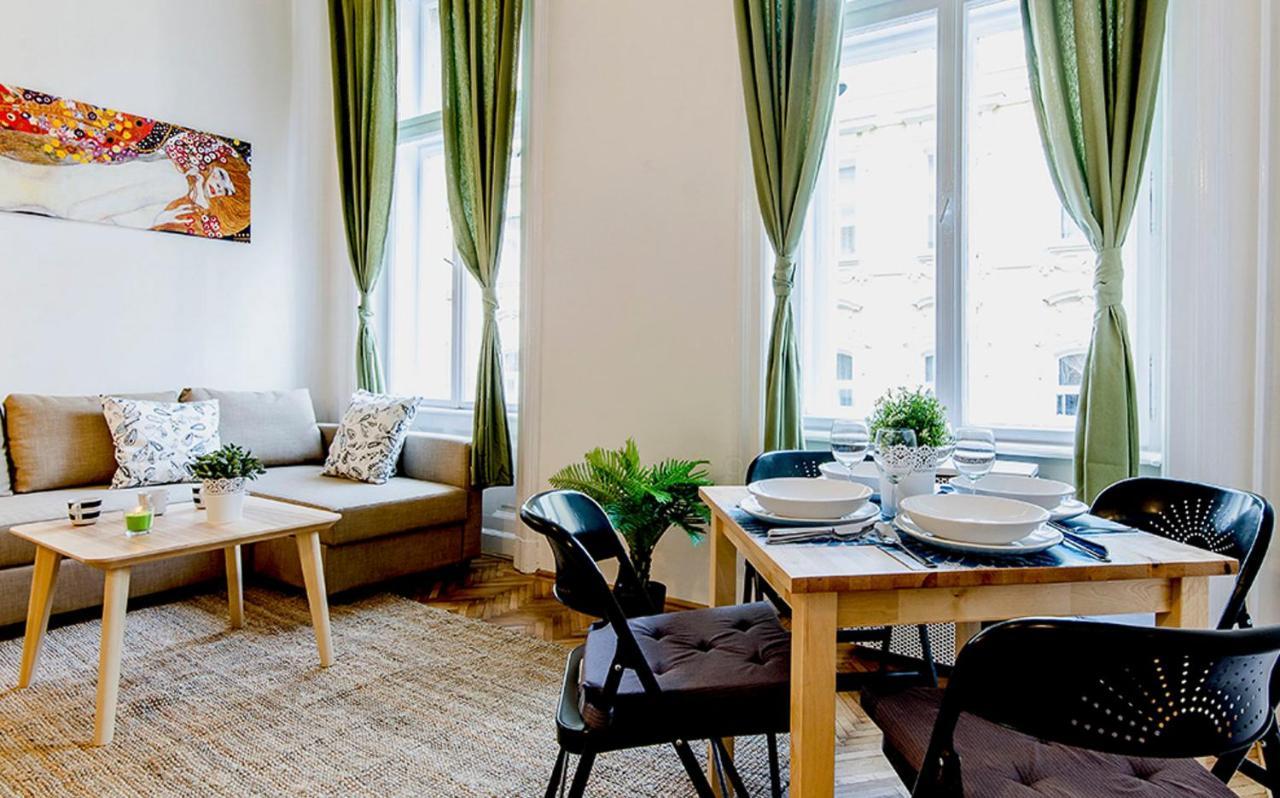 Cozy 2 Bedroom Apartment In Terez Boulevard. Budapešť Exteriér fotografie